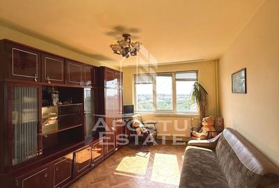 Apartament cu 3 camere semidecomandat în Soarelui