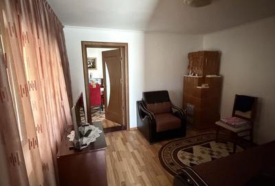 Casă cu 8 camere cu Teren 817 Mp în Herăști