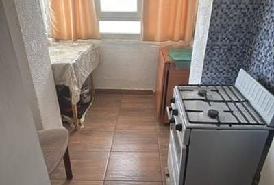 Apartament cu 3 camere decomandat în Negru Vodă