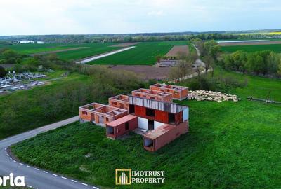 Casă cu 5 camere cu Teren 575 Mp în Grădiște - 1