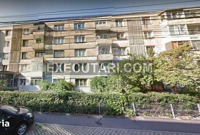 Apartament cu 3 camere în Republicii