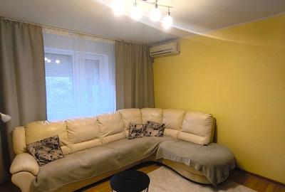Apartament cu 3 camere semidecomandat în Berceni - 1
