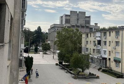 Apartament cu 4 camere în Central