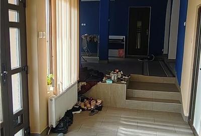 Casă cu 7 camere cu Teren 2667 Mp în Central