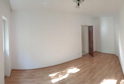 Apartament cu 2 camere decomandat în Crângași - 9