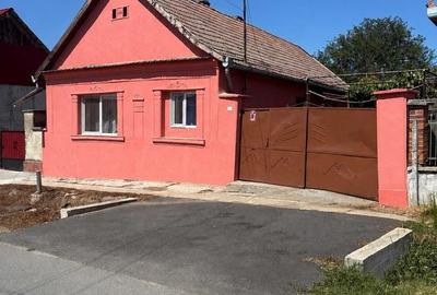 Casă cu 4 camere în Diosig