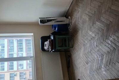 Apartament cu 2 camere decomandat în Micro 6
