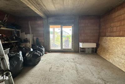 Casă cu 4 camere cu Teren 350 Mp în Tipografilor - 2