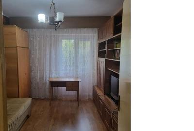 Apartament cu 3 camere decomandat în Podul de Fier