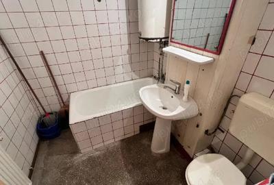 Apartament cu 3 camere decomandat în Petros - 3