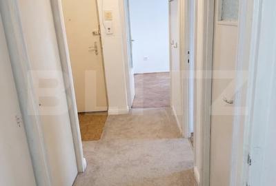 Apartament cu 3 camere semidecomandat în Sud-Est