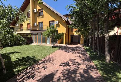 Casă individuală cu 6 camere cu Canalizare în Iancu Nicolae