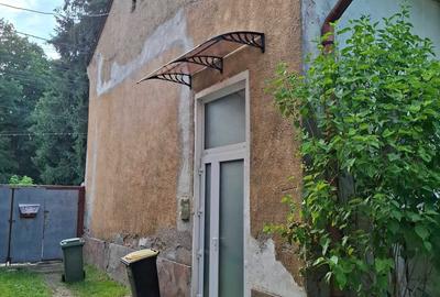 Casă cu 3 camere în Central