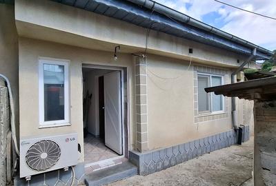 Casă individuală cu 5 camere cu Teren 191 Mp în Central