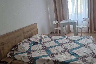 Garsonieră decomandată în 9 Mai