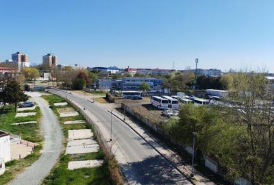 Apartament cu 3 camere semidecomandat în Central