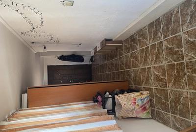 Casă cu 7 camere cu Teren 488 Mp în Exterior Vest - 3