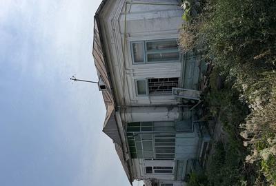 Casă cu Teren 409 Mp în Central