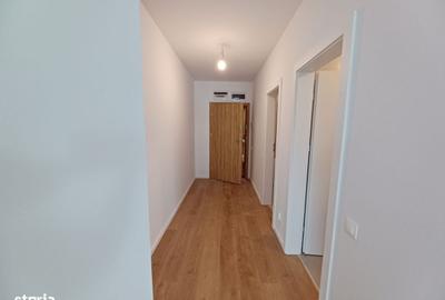 Apartament cu 3 camere semidecomandat în Florești
