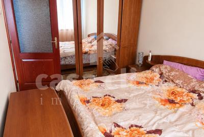 Apartament cu 3 camere semidecomandat, mobilat în Micro 19