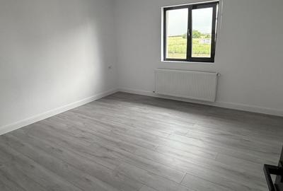 Casă cu 5 camere cu Teren 500 Mp în Ciorogârla