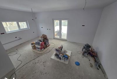 Casă cu 4 camere cu Teren 295 Mp în Central