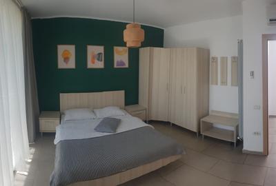 Casă cu 8 camere cu Canalizare în Central - 2