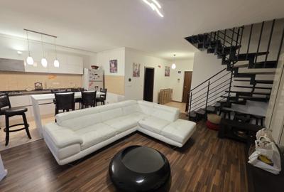 Apartament cu 3 camere semidecomandat în Torontalului