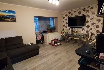 Apartament cu 3 camere decomandat în Ostroveni