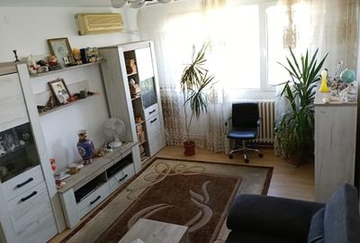 Apartament cu 3 camere decomandat în 1 Decembrie 1918