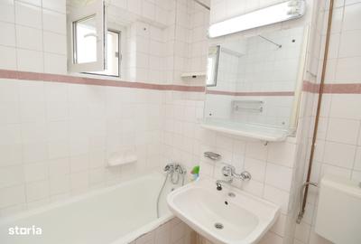 Apartament cu 4 camere decomandat în Titulescu