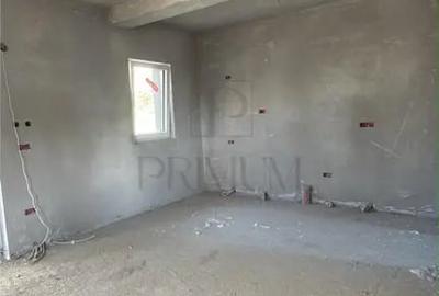 Casă cu 5 camere cu Teren 325 Mp în Moșnița Veche