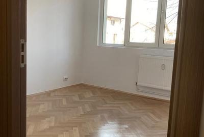 Apartament semidecomandat în Domenii - 2
