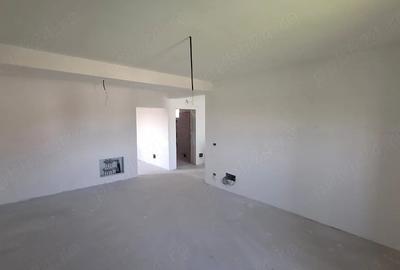 Casă cu 4 camere cu Teren 3690 Mp în Milcovul - 3