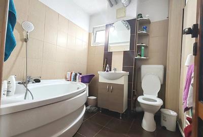 Apartament cu 3 camere decomandat în Găvana - 2