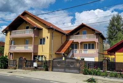 Casă cu 4 camere cu Teren 2000 Mp în Vlădești