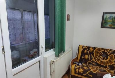 Apartament cu 4 camere decomandat în Roman - 6