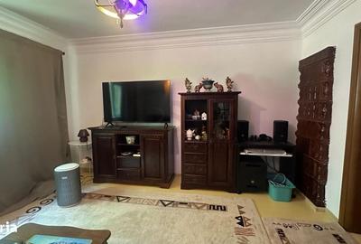 Casă cu 4 camere în Bucureștii Noi