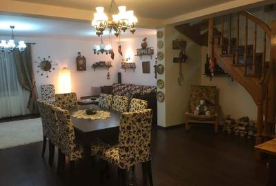Casă cu 4 camere în Central