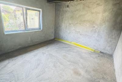 Casă cu 2 camere cu Teren 1411 Mp în Măderat