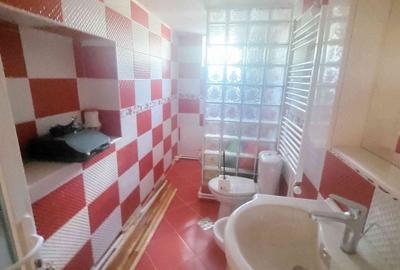 Casă cu 4 camere în Galbeni