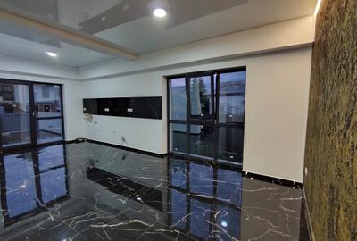 Duplex cu 4 camere cu Canalizare în Popas Păcurari