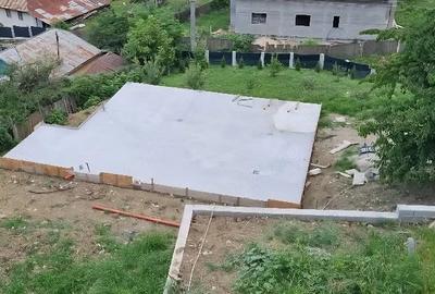 Casă cu 3 camere cu Teren 1000 Mp în Central - 1