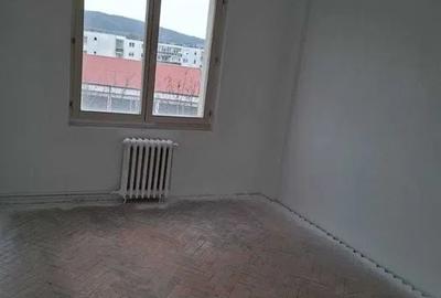 Apartament cu 3 camere în Unirii