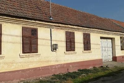 Casă cu Teren 400 Mp în Central