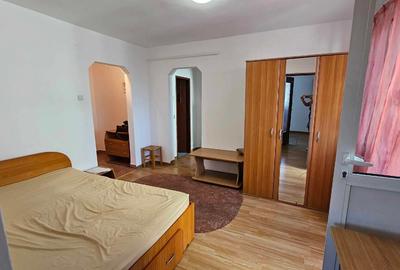 Apartament cu 2 camere decomandat în Mircea cel Bătrân