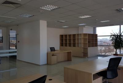 Spațiu comercial, de 241 mp, în Central - 5
