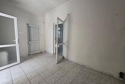 Spațiu comercial, de 1,000 mp, în Autogară - 5