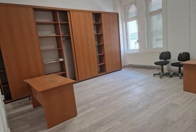 Spațiu comercial, de 140 mp, în P-ța Unirii