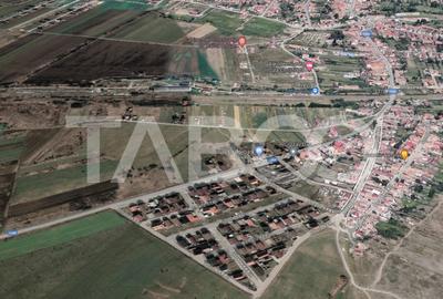 Teren Construcții intravilan de 596 mp, în Cristian - 2